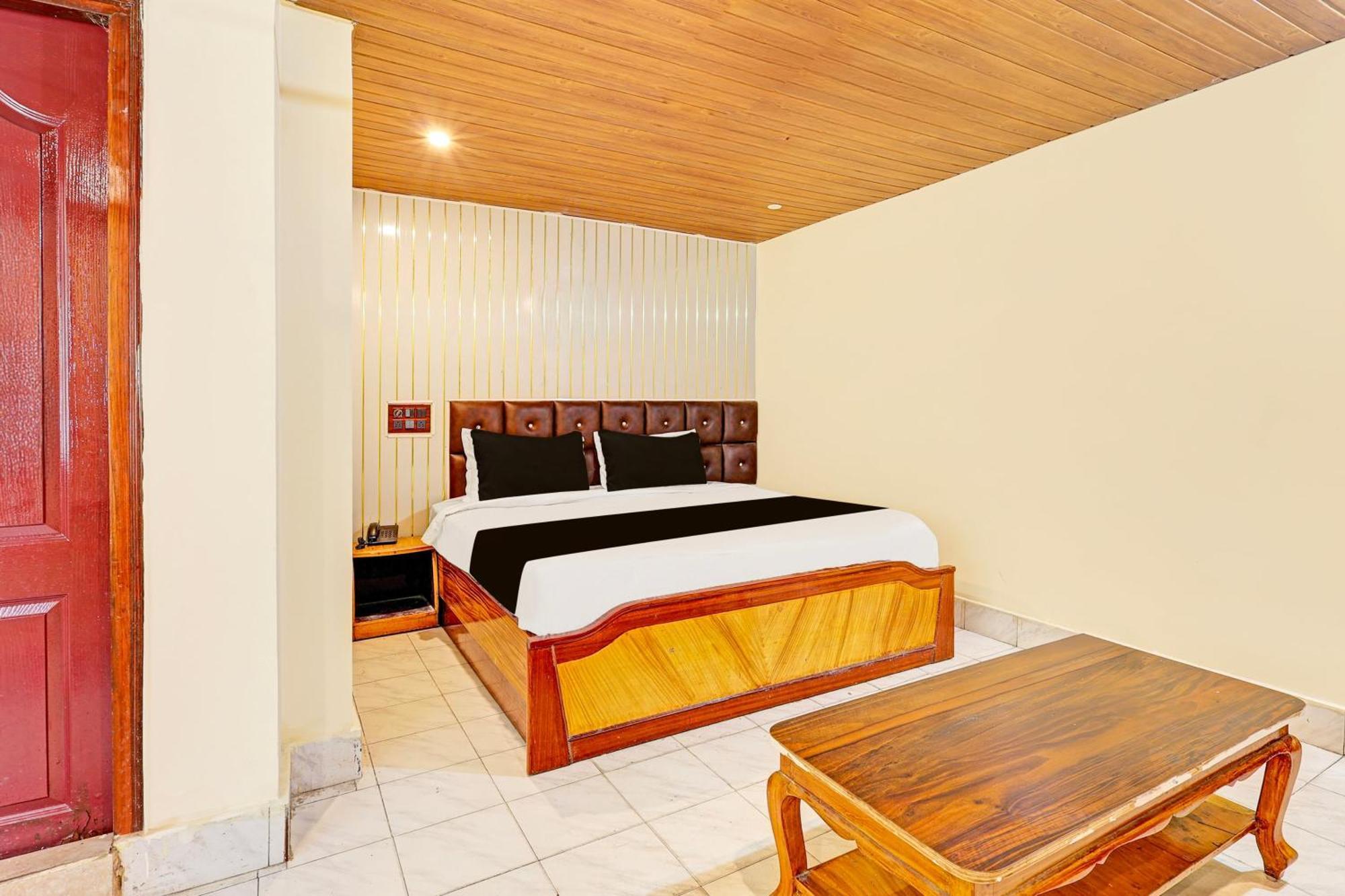Super Hotel O Besant Road Vijayawāda Exterior photo