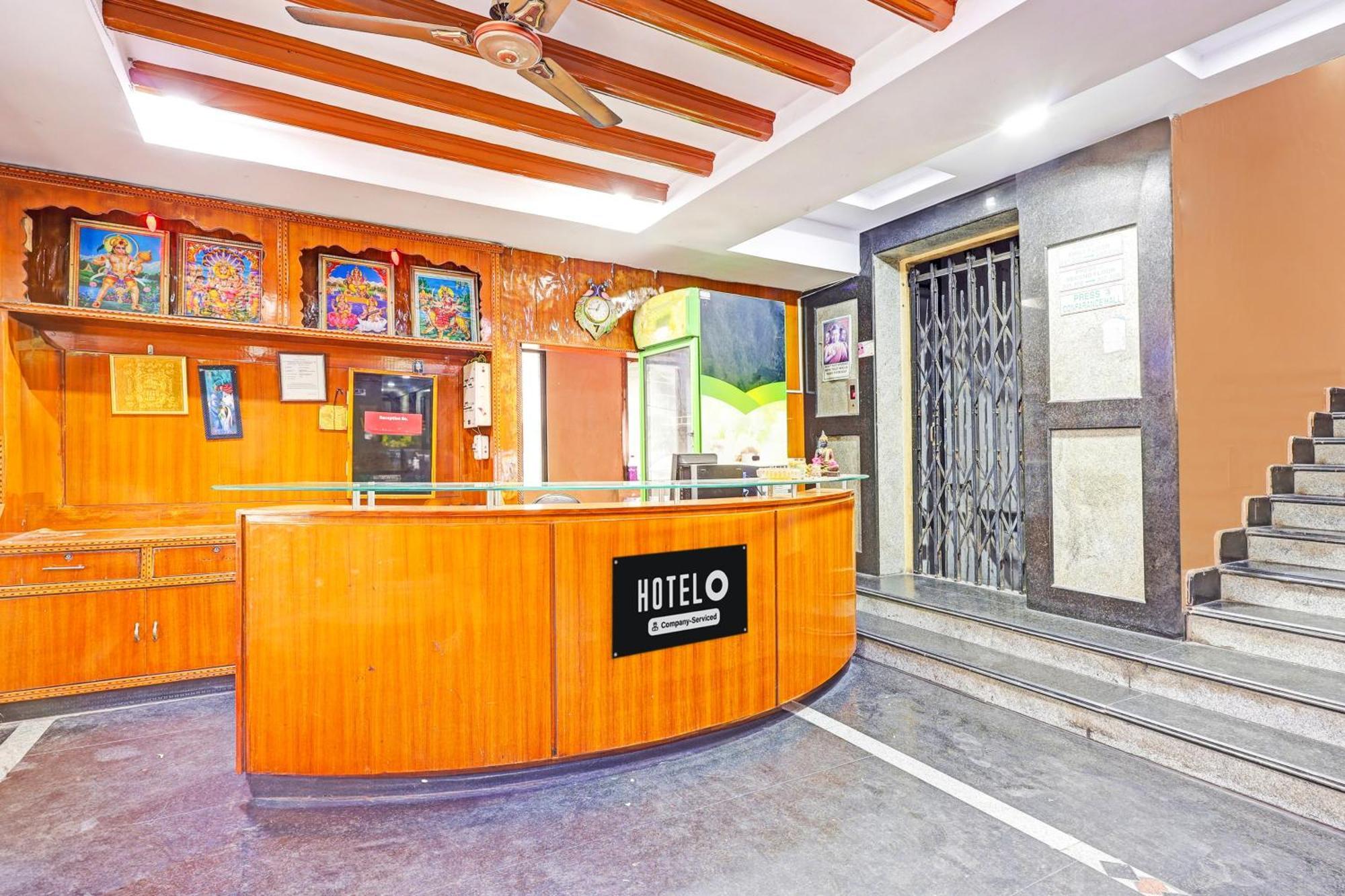 Super Hotel O Besant Road Vijayawāda Exterior photo